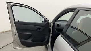 Used 2016 Renault Kwid [2015-2019] RXT Petrol Manual interior LEFT FRONT DOOR OPEN VIEW