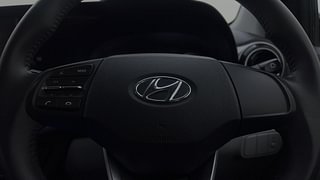 Used 2022 Hyundai Grand i10 Nios Asta AMT 1.2 Kappa VTVT Petrol Automatic top_features Airbags