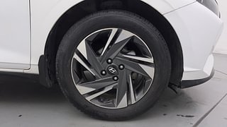 Used 2020 Hyundai New i20 Asta (O) 1.0 Turbo DCT Petrol Automatic tyres RIGHT FRONT TYRE RIM VIEW