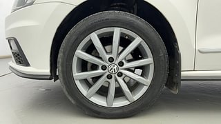Used 2022 volkswagen Vento Highline Plus 1.0L TSI Petrol AT Petrol Automatic tyres LEFT FRONT TYRE RIM VIEW