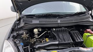 Used 2011 Maruti Suzuki Swift [2007-2011] VXi Petrol Manual engine ENGINE RIGHT SIDE HINGE & APRON VIEW