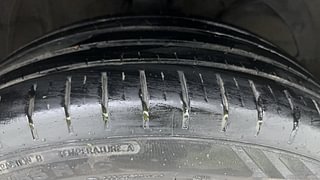 Used 2021 Maruti Suzuki Baleno [2019-2022] Zeta Petrol Petrol Manual tyres RIGHT FRONT TYRE TREAD VIEW