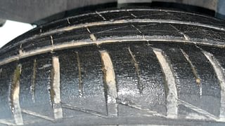 Used 2021 Renault Kwid 1.0L RXT(O) AMT Petrol Automatic tyres RIGHT REAR TYRE TREAD VIEW