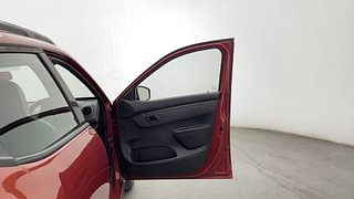 Used 2017 Renault Kwid [2015-2019] RXT Petrol Manual interior RIGHT FRONT DOOR OPEN VIEW