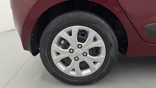 Used 2014 Hyundai Grand i10 [2013-2017] Sportz 1.2 Kappa VTVT Petrol Manual tyres RIGHT REAR TYRE RIM VIEW