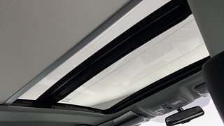 Used 2024 Maruti Suzuki Grand Vitara Alpha Plus Intelligent Hybrid eCVT Hybrid Automatic top_features Sunroof
