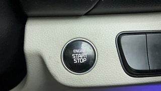 Used 2020 Kia Seltos HTX IVT G Petrol Automatic top_features Keyless start