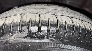 Used 2016 Hyundai Eon [2011-2018] Era + (O) Petrol Manual tyres RIGHT REAR TYRE TREAD VIEW