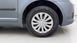 Used 2011 Maruti Suzuki Swift [2007-2011] VXi Petrol Manual tyres RIGHT FRONT TYRE RIM VIEW