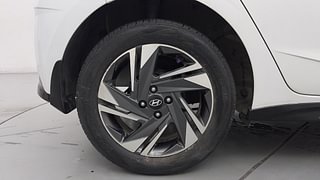 Used 2020 Hyundai New i20 Asta (O) 1.0 Turbo DCT Petrol Automatic tyres RIGHT REAR TYRE RIM VIEW