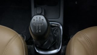 Used 2016 Renault Kwid [2015-2019] RXT Petrol Manual interior GEAR  KNOB VIEW