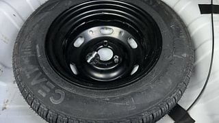 Used 2019 Renault Kwid [2017-2019] RXT 1.0 SCE Special (O) Petrol Manual tyres SPARE TYRE VIEW