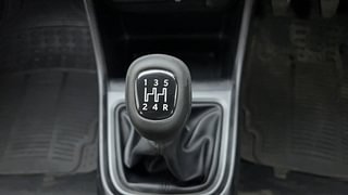 Used 2022 Tata Altroz XM Plus 1.2 Petrol Manual interior GEAR  KNOB VIEW