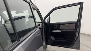 Used 2014 Maruti Suzuki Wagon R 1.0 [2010-2019] LXi Petrol Manual interior RIGHT FRONT DOOR OPEN VIEW
