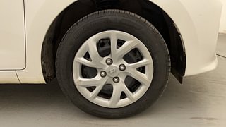 Used 2017 Hyundai Grand i10 Sportz 1.2 Kappa VTVT Petrol Manual tyres RIGHT FRONT TYRE RIM VIEW