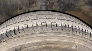 Used 2017 Renault Kwid [2015-2019] RXT Petrol Manual tyres LEFT FRONT TYRE TREAD VIEW