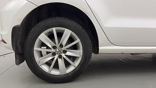 Used 2015 Volkswagen Polo [2010-2014] Highline1.2L (P) Petrol Manual tyres RIGHT REAR TYRE RIM VIEW