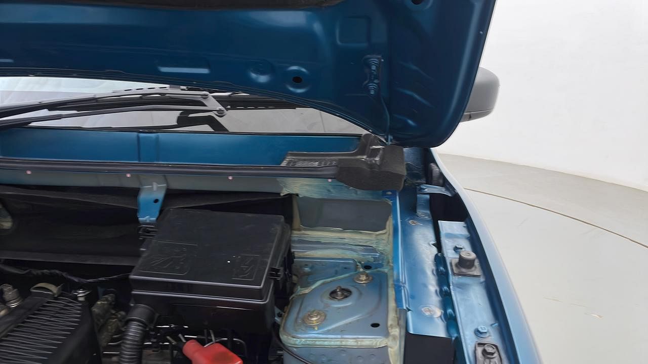 New Renault Kwid engine ENGINE LEFT SIDE HINGE & APRON VIEW