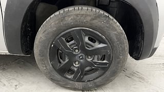 Used 2016 Renault Kwid [2015-2019] RXT Petrol Manual tyres RIGHT FRONT TYRE RIM VIEW