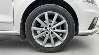 Used 2022 volkswagen Vento Highline Plus 1.0L TSI Petrol AT Petrol Automatic tyres RIGHT FRONT TYRE RIM VIEW