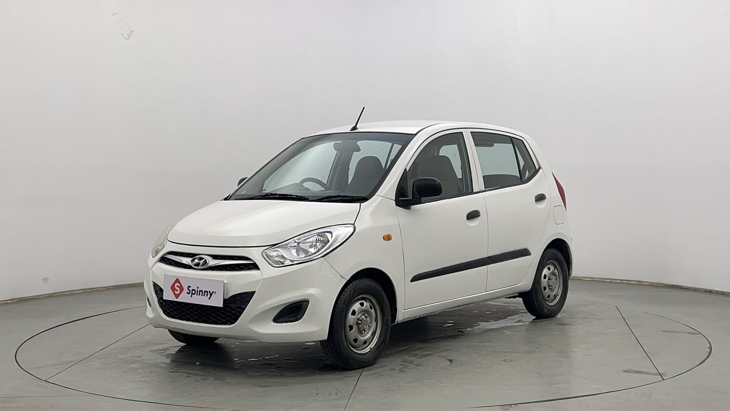 LEFT FRONT CORNER VIEW