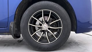 Used 2013 Nissan Sunny [2011-2014] XL Petrol Manual tyres RIGHT FRONT TYRE RIM VIEW