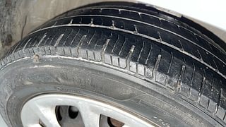 Used 2018 Hyundai Grand i10 [2017-2020] Sportz 1.2 CRDi Diesel Manual tyres RIGHT FRONT TYRE TREAD VIEW