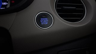 Used 2015 Hyundai Grand i10 [2013-2017] Asta AT 1.2 Kappa VTVT Petrol Automatic top_features Keyless start
