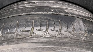 Used 2018 Volkswagen Ameo [2016-2020] Trendline 1.5L (D) Diesel Manual tyres RIGHT REAR TYRE TREAD VIEW