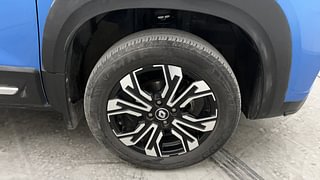 Used 2021 Renault Kiger RXZ 1.0 Turbo MT Dual Tone Petrol Manual tyres RIGHT FRONT TYRE RIM VIEW