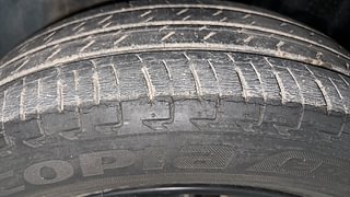 Used 2017 Maruti Suzuki Ignis [2017-2020] Zeta AMT Petrol Petrol Automatic tyres RIGHT FRONT TYRE TREAD VIEW