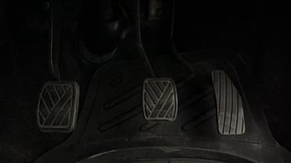 Used 2014 Maruti Suzuki Wagon R 1.0 [2010-2019] LXi Petrol Manual interior PEDALS VIEW