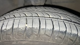 Used 2013 Hyundai i10 [2010-2016] Asta AT with Sunroof Petrol Petrol Automatic tyres RIGHT FRONT TYRE TREAD VIEW