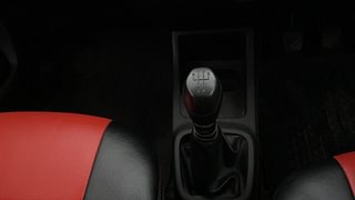 Used 2017 Renault Kwid [2015-2019] RXT Petrol Manual interior GEAR  KNOB VIEW