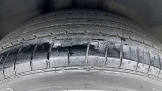Used 2022 volkswagen Vento Highline Plus 1.0L TSI Petrol AT Petrol Automatic tyres RIGHT REAR TYRE TREAD VIEW