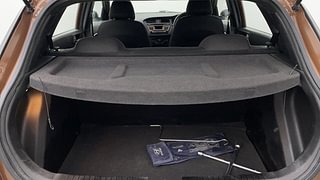 Used 2015 Hyundai i20 Active [2015-2020] 1.2 S Petrol Manual interior DICKY INSIDE VIEW