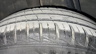 Used 2021 Renault Kwid CLIMBER 1.0 AMT Opt Petrol Automatic tyres RIGHT REAR TYRE TREAD VIEW