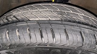 Used 2017 Maruti Suzuki Ertiga [2015-2018] VXI AT Petrol Automatic tyres LEFT FRONT TYRE TREAD VIEW