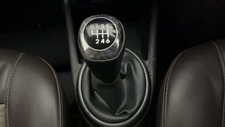 Used 2014 Hyundai i20 [2012-2014] Sportz 1.4 CRDI Diesel Manual interior GEAR  KNOB VIEW