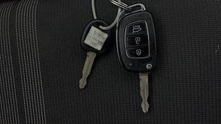 Used 2022 Hyundai Venue [2019-2022] SX 1.0  Turbo iMT Petrol Manual extra CAR KEY VIEW