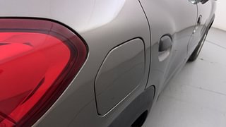 Used 2015 Renault Kwid [2015-2019] RXT Petrol Manual dents MINOR SCRATCH
