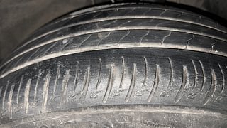 Used 2022 Hyundai Venue S (O) 1.0 Turbo iMT Petrol Manual tyres RIGHT FRONT TYRE TREAD VIEW