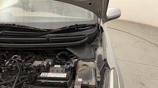 Used 2020 Hyundai Elite i20 [2018-2020] Sportz Plus 1.2 Petrol Manual engine ENGINE LEFT SIDE HINGE & APRON VIEW