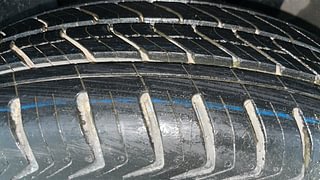 Used 2020 Renault Kwid 1.0 RXT AMT SCE Petrol Automatic tyres LEFT FRONT TYRE TREAD VIEW