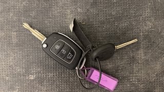 Used 2019 Hyundai Elite i20 [2018-2020] Sportz Plus 1.2 Petrol Manual extra CAR KEY VIEW
