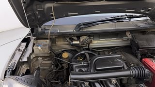 Used 2015 Renault Kwid [2015-2019] RXT Petrol Manual engine ENGINE RIGHT SIDE HINGE & APRON VIEW