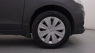 Used 2017 Maruti Suzuki Ertiga [2015-2018] VXI AT Petrol Automatic tyres RIGHT FRONT TYRE RIM VIEW