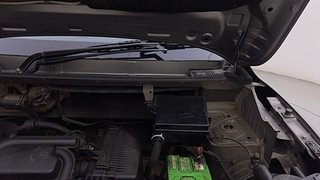 Used 2017 Renault Kwid [2015-2019] RXT Petrol Manual engine ENGINE LEFT SIDE HINGE & APRON VIEW
