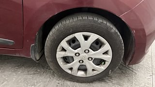 Used 2014 Hyundai Grand i10 Sportz 1.1 CRDi Diesel Manual tyres RIGHT FRONT TYRE RIM VIEW