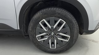 Used 2022 Hyundai Venue [2019-2022] SX 1.0  Turbo iMT Petrol Manual tyres RIGHT FRONT TYRE RIM VIEW